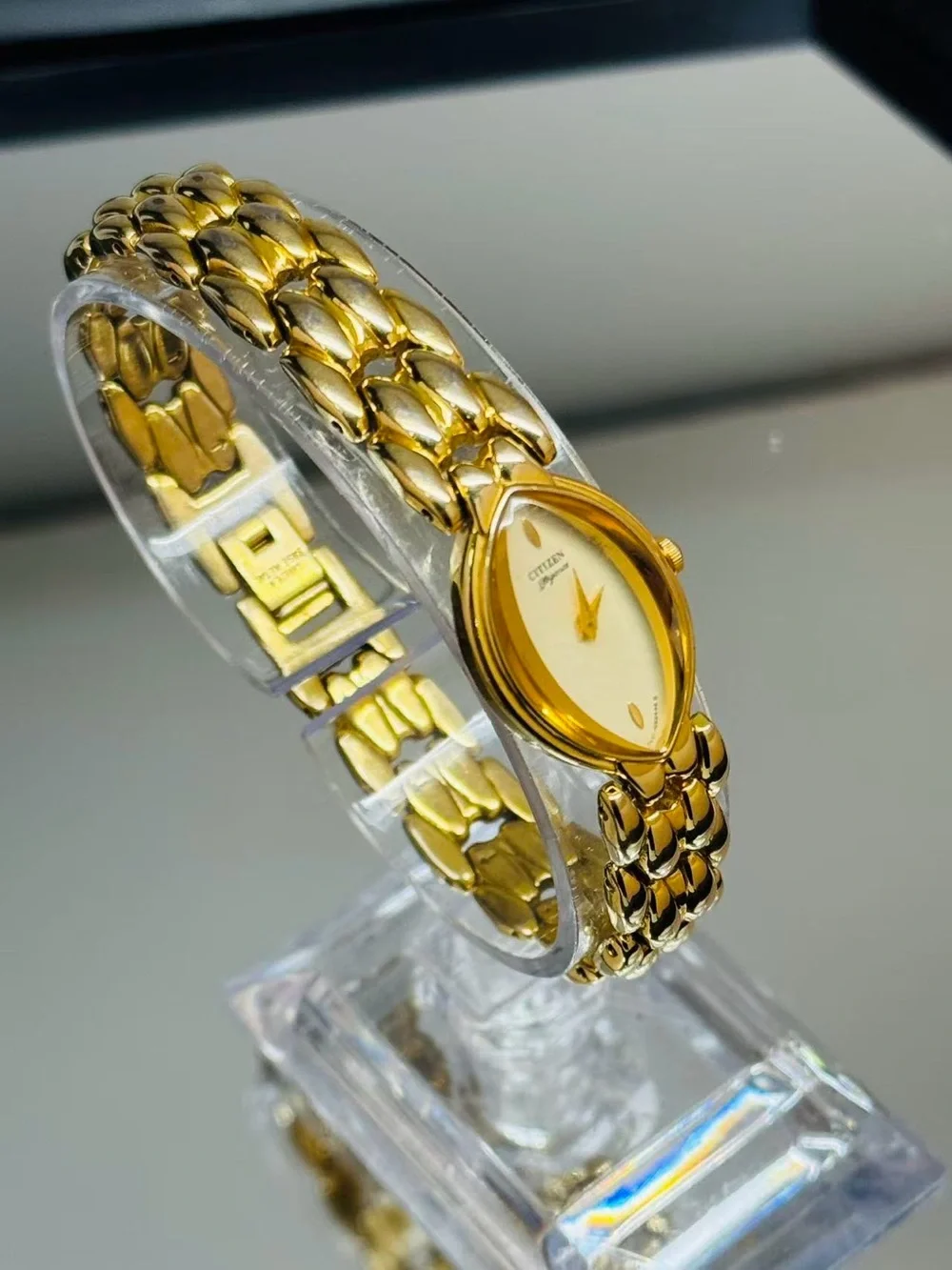 Vintage Citizen Elegance Women’s Gold Tone Quartz Watch 15mm New Battery Runs
